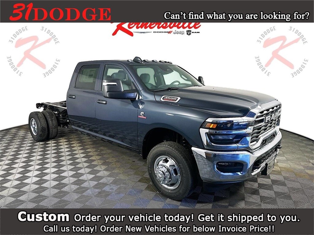 New 2026 Ram 3500 Chassis Cab TRADESMAN CREW 4X2 60' CA Pickup