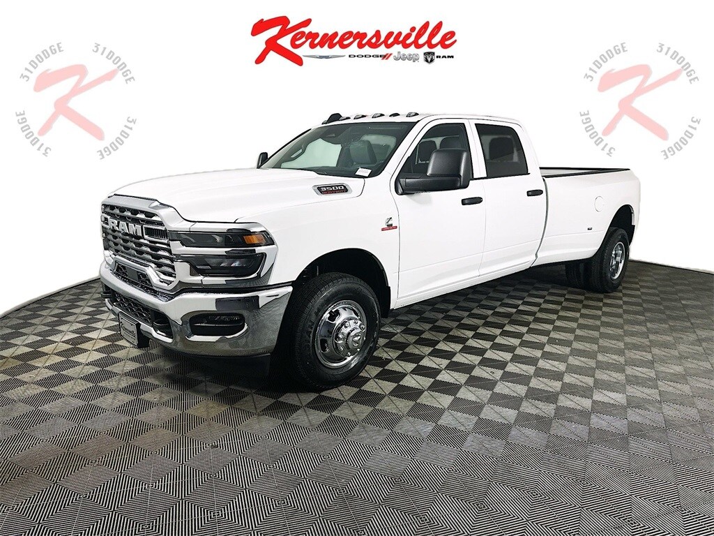 New 2026 Ram 3500 TRADESMAN CREW CAB 4X2 8' BOX Pickup