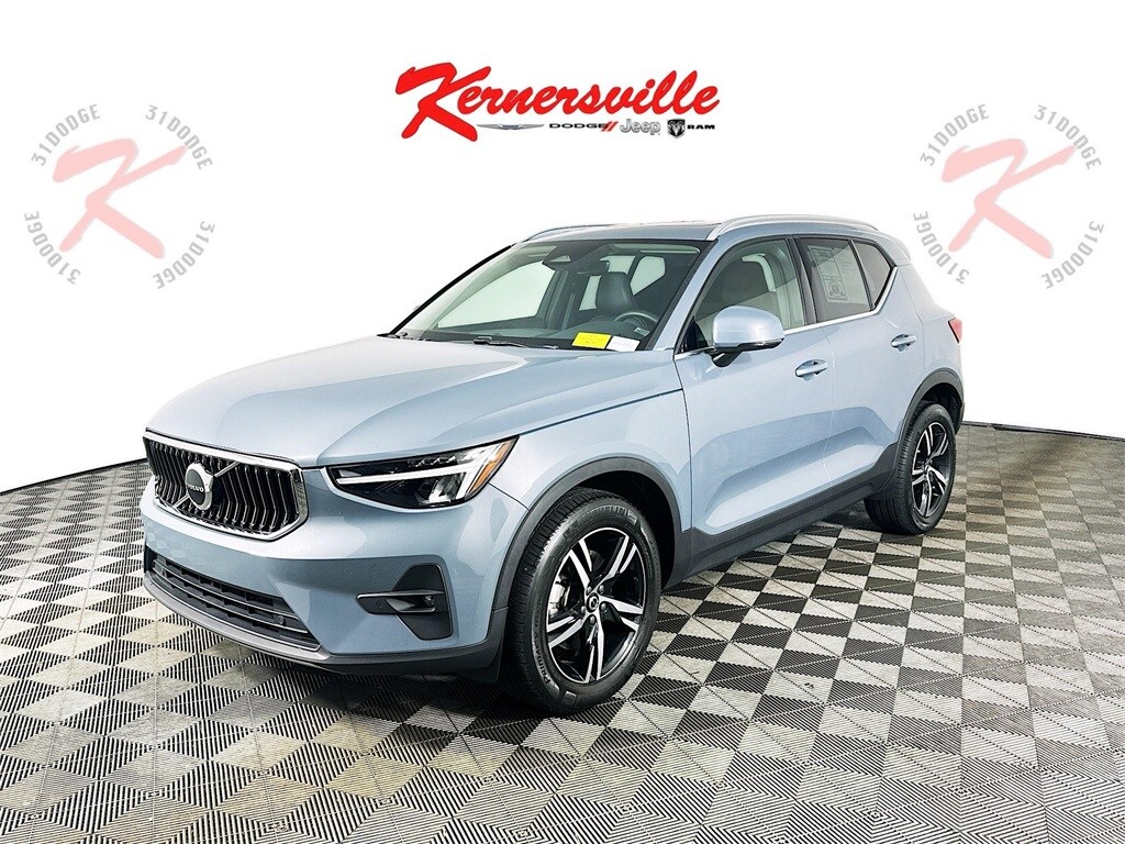 Used 2023 Volvo XC40 B4 Plus Bright Theme SUV