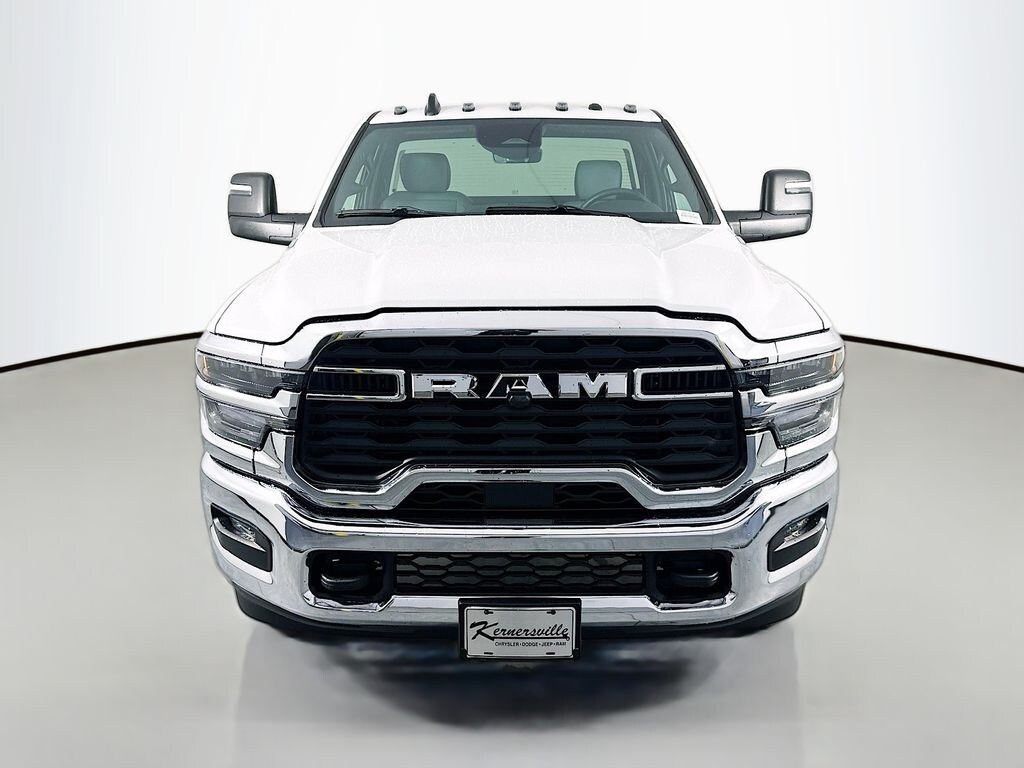 New 2026 Ram 3500 Chassis Cab TRADESMAN REGULAR 4X2 84' CA Pickup