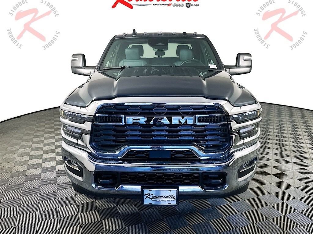 New 2026 Ram 3500 Chassis Cab TRADESMAN CREW 4X2 60' CA Pickup