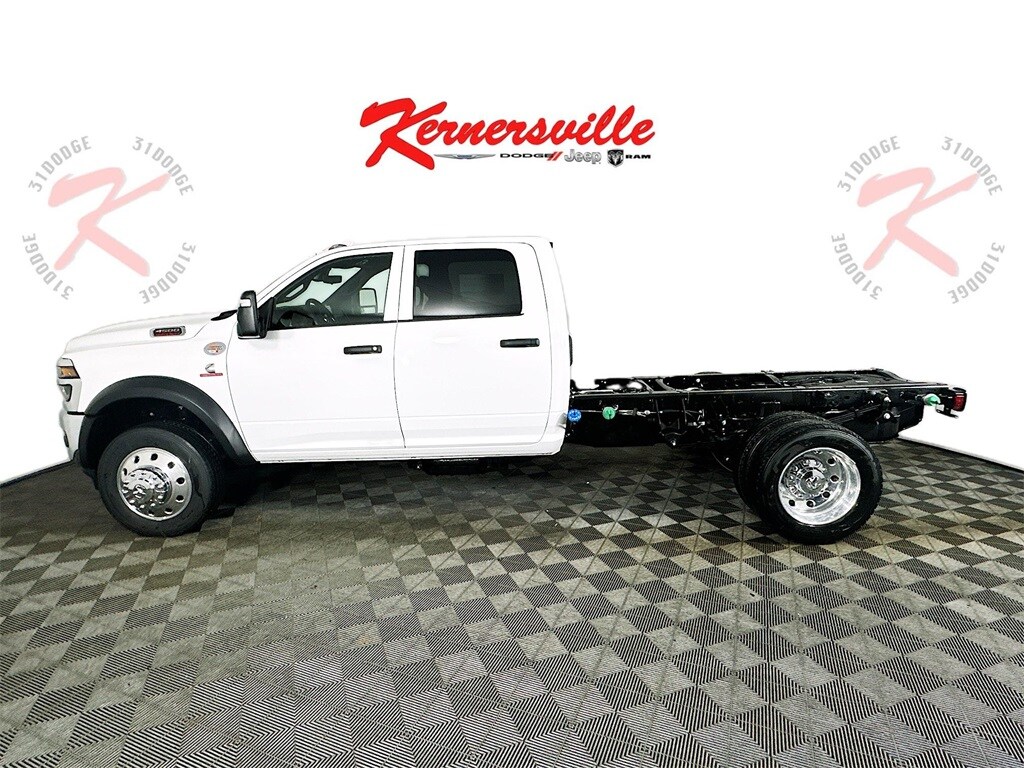 New 2026 Ram 4500 Chassis Cab TRADESMAN CREW 4X4 60' CA Pickup