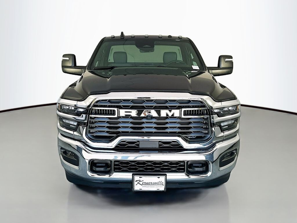 New 2026 Ram 3500 Chassis Cab TRADESMAN REGULAR 4X2 84' CA Pickup