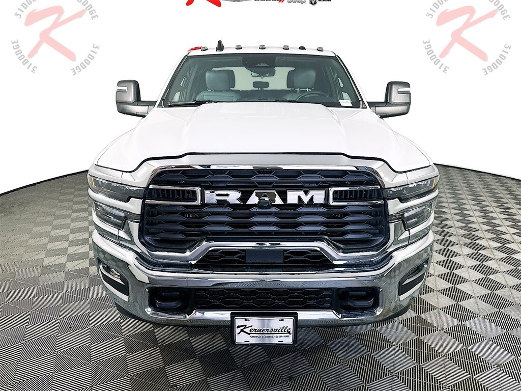 New 2025 Ram 3500 Chassis Cab 3500 TRADESMAN CREW CAB CHASSIS 4X4 60' CA Pickup