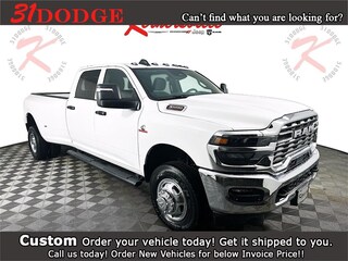 2026 Ram 3500 TRADESMAN CREW CAB 4X4 8' BOX Pickup