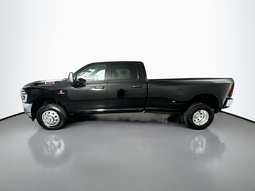 New 2026 Ram 3500 TRADESMAN CREW CAB 4X4 8' BOX Pickup