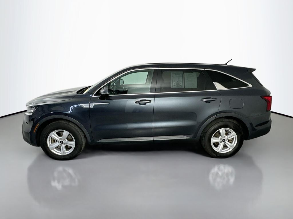 Used 2023 Kia Sorento LX Sport Utility