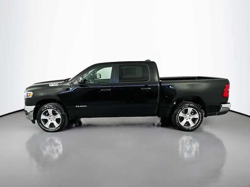 New 2026 Ram 1500 TRADESMAN CREW CAB 4X4 5'7 BOX Pickup