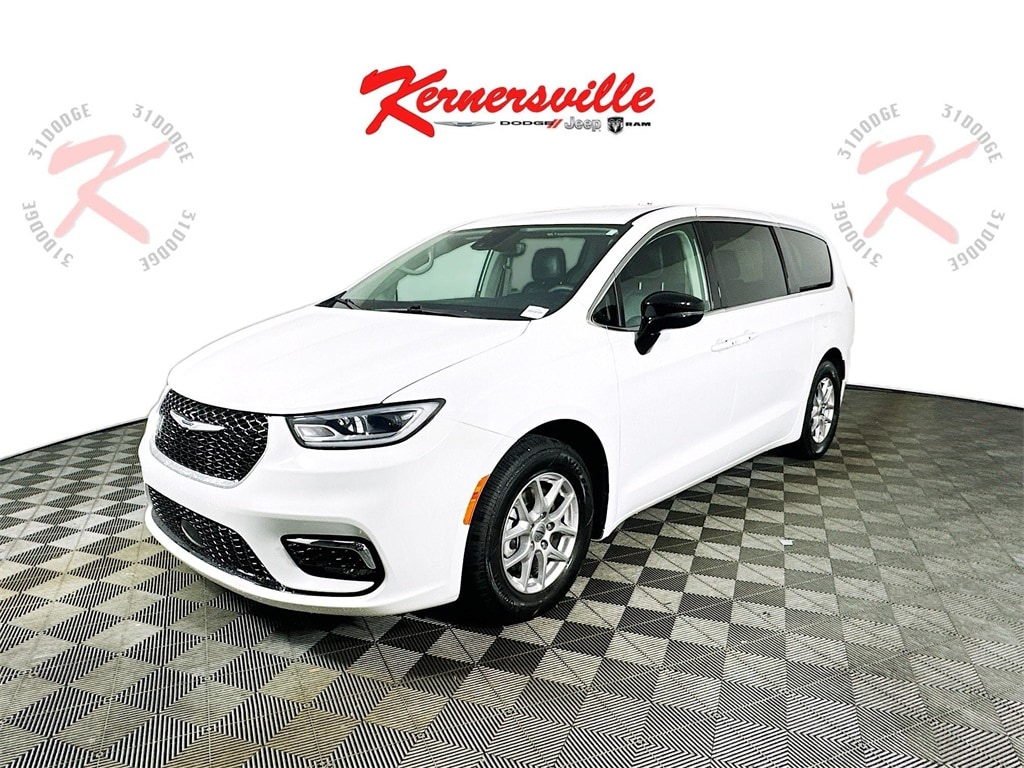 Used 2024 Chrysler Pacifica Touring L Passenger Van
