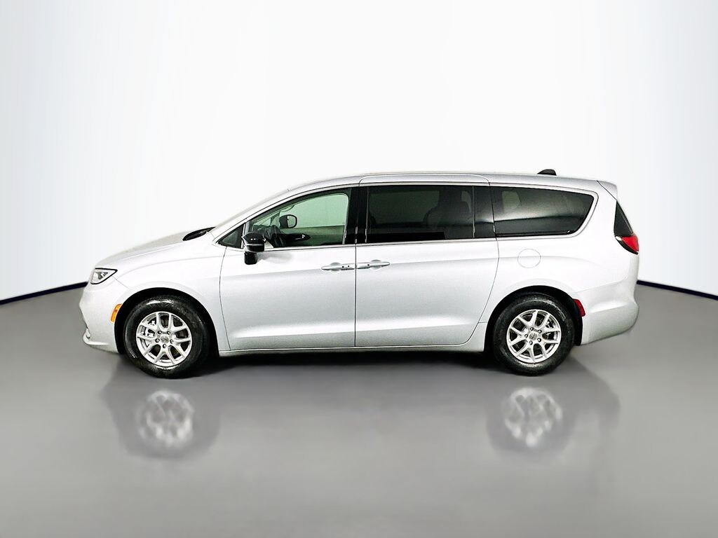 Used 2024 Chrysler Pacifica Touring L Passenger Van