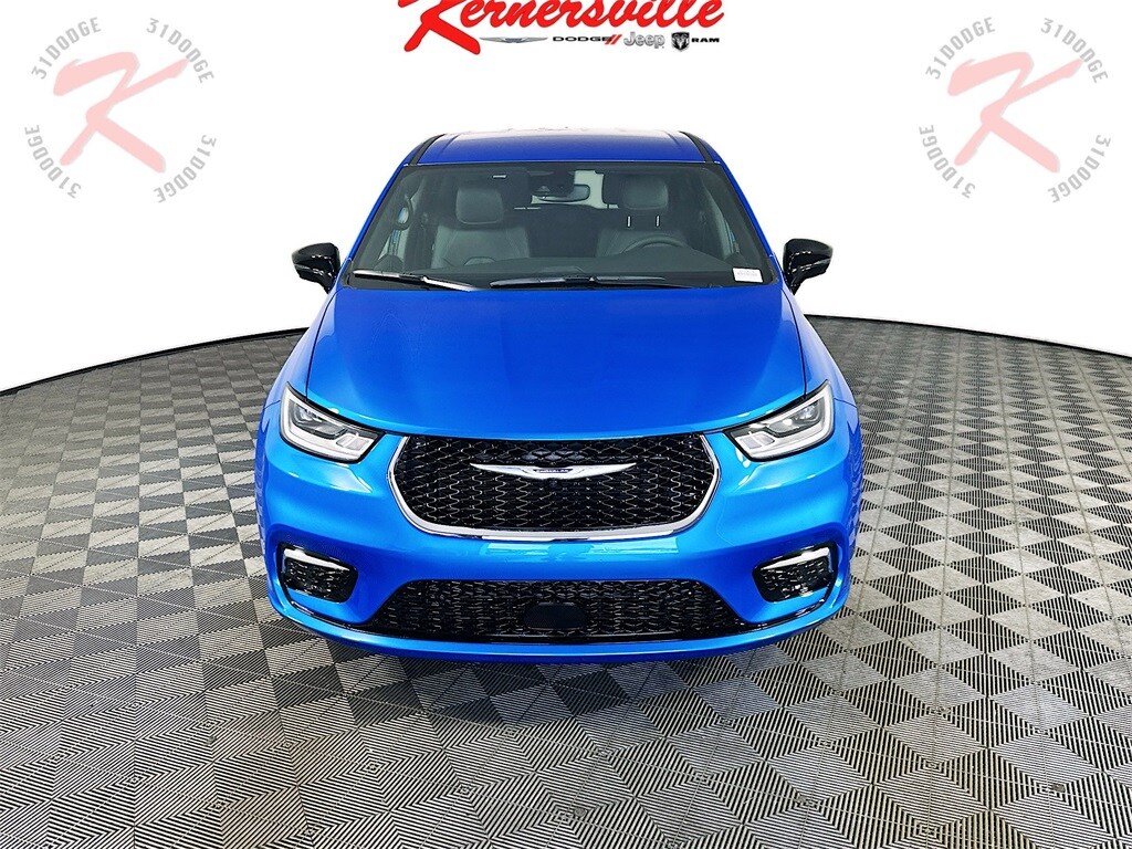 New 2026 Chrysler Pacifica SELECT Passenger Van