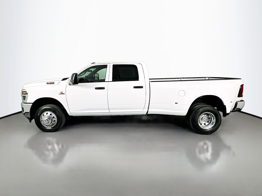 New 2026 Ram 3500 TRADESMAN CREW CAB 4X4 8' BOX Pickup
