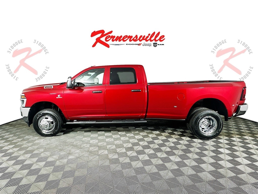 New 2026 Ram 3500 TRADESMAN CREW CAB 4X4 8' BOX Pickup