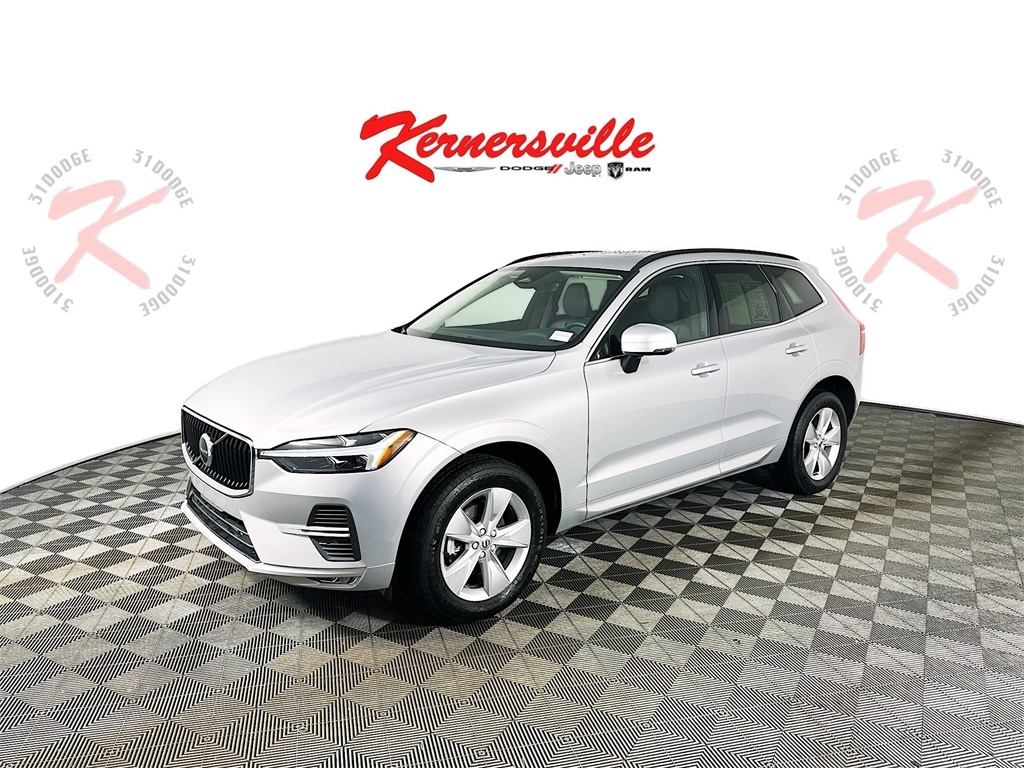 Used 2022 Volvo XC60 B5 Momentum SUV