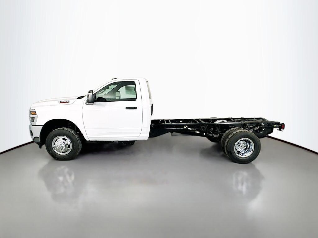 New 2026 Ram 3500 Chassis Cab TRADESMAN REGULAR 4X2 84' CA Pickup