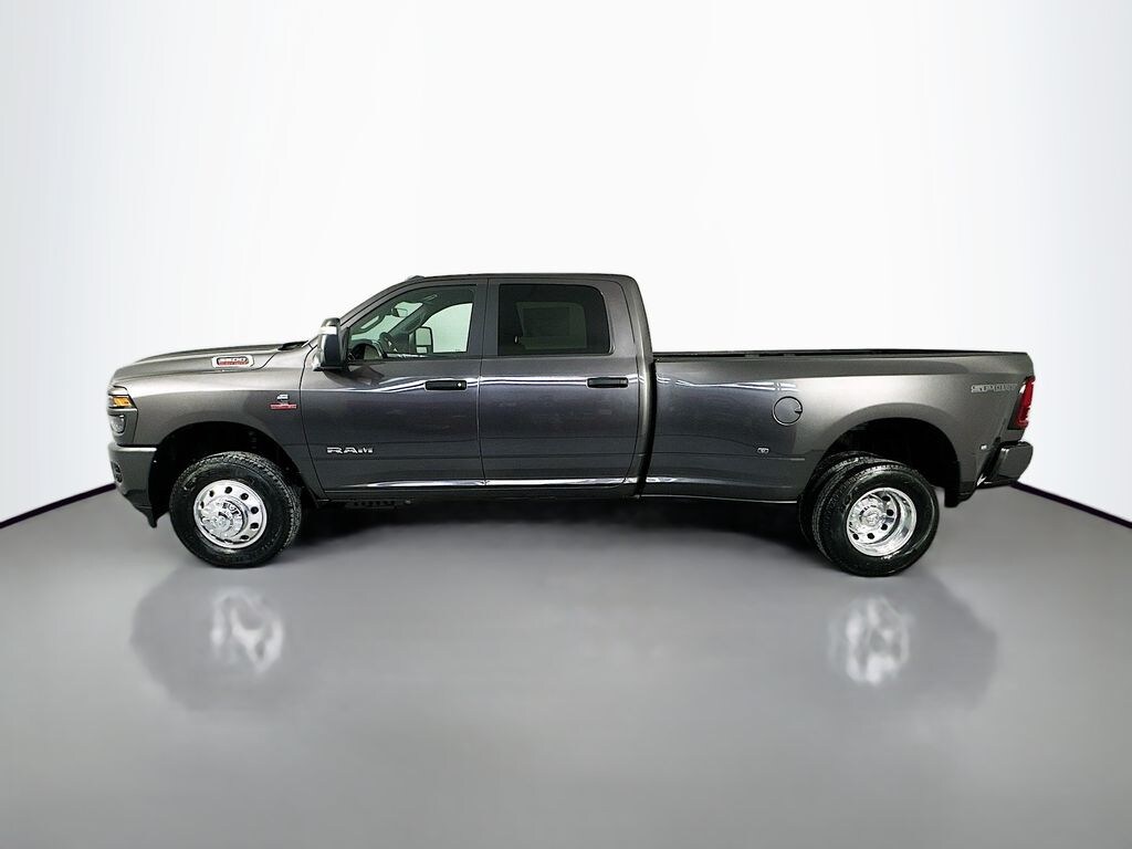 New 2026 Ram 3500 BIG HORN CREW CAB 4X4 8' BOX Pickup
