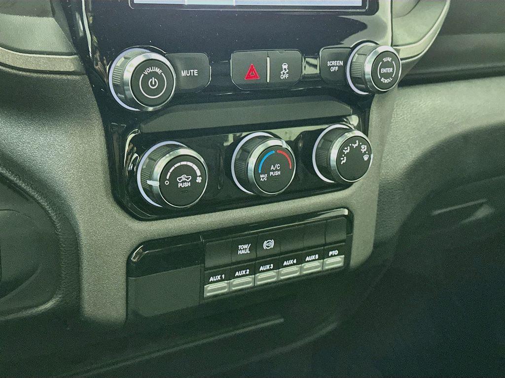 2025 RAM Ram 3500 Chassis Cab Tradesman - Photo 18