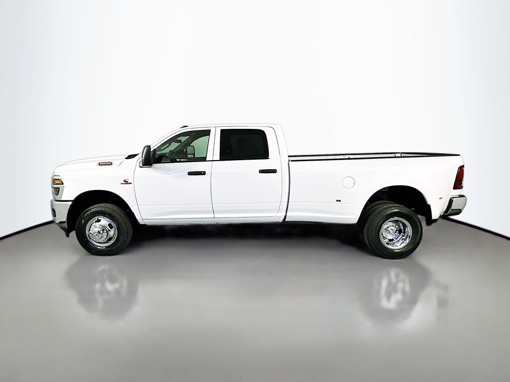 New 2026 Ram 3500 TRADESMAN CREW CAB 4X4 8' BOX Pickup