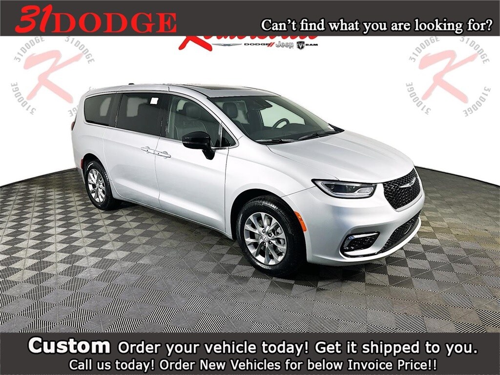 New 2026 Chrysler Pacifica LIMITED AWD Passenger Van