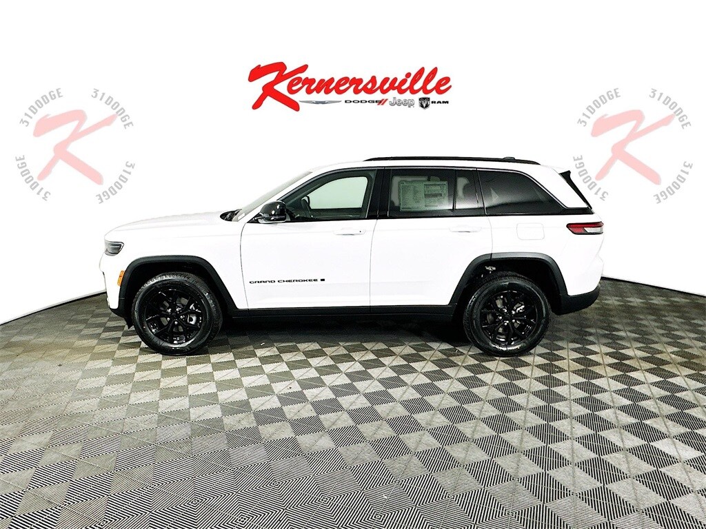 New 2026 Jeep Grand Cherokee LAREDO ALTITUDE 4X4 Sport Utility