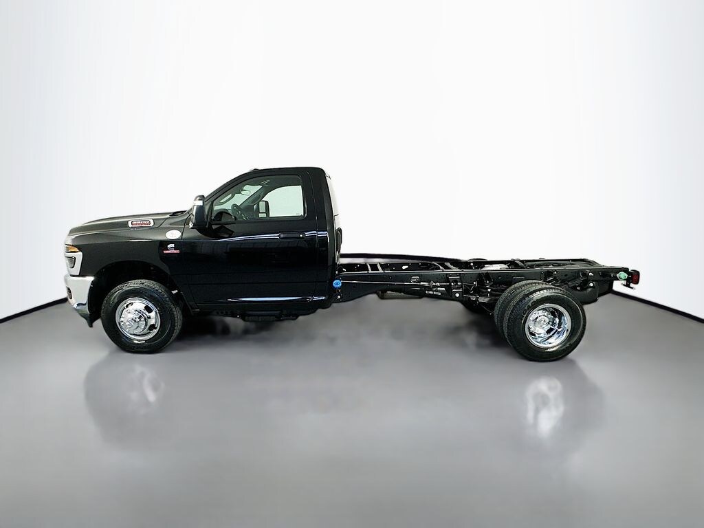 New 2026 Ram 3500 Chassis Cab TRADESMAN REGULAR 4X2 84' CA Pickup