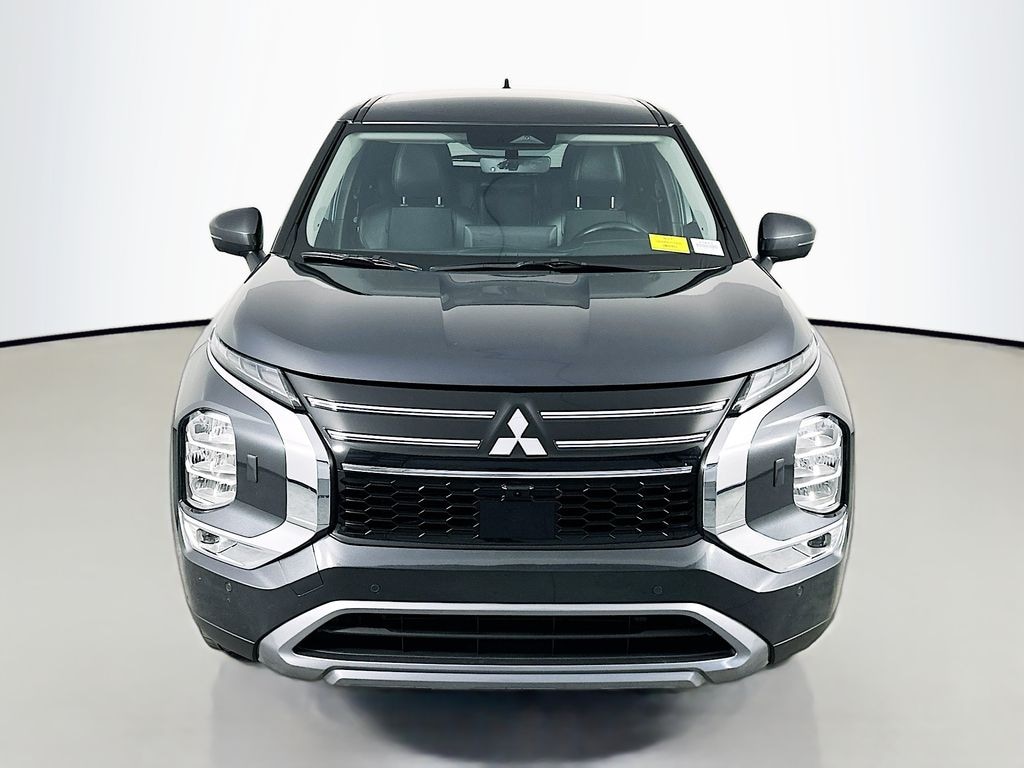 Used 2025 Mitsubishi Outlander SE SUV