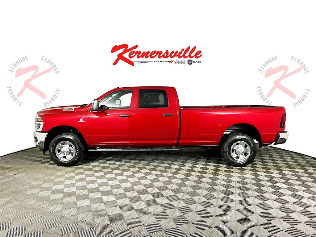 New 2026 Ram 2500 TRADESMAN CREW CAB 4X4 8' BOX Pickup