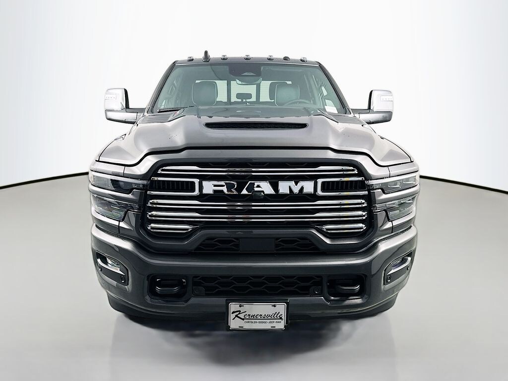 New 2026 Ram 3500 LARAMIE CREW CAB 4X4 8' BOX Pickup