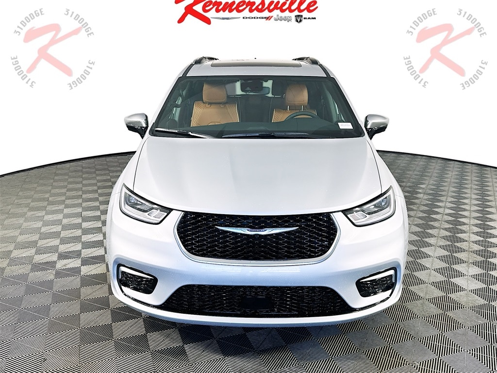 New 2026 Chrysler Pacifica PINNACLE Passenger Van