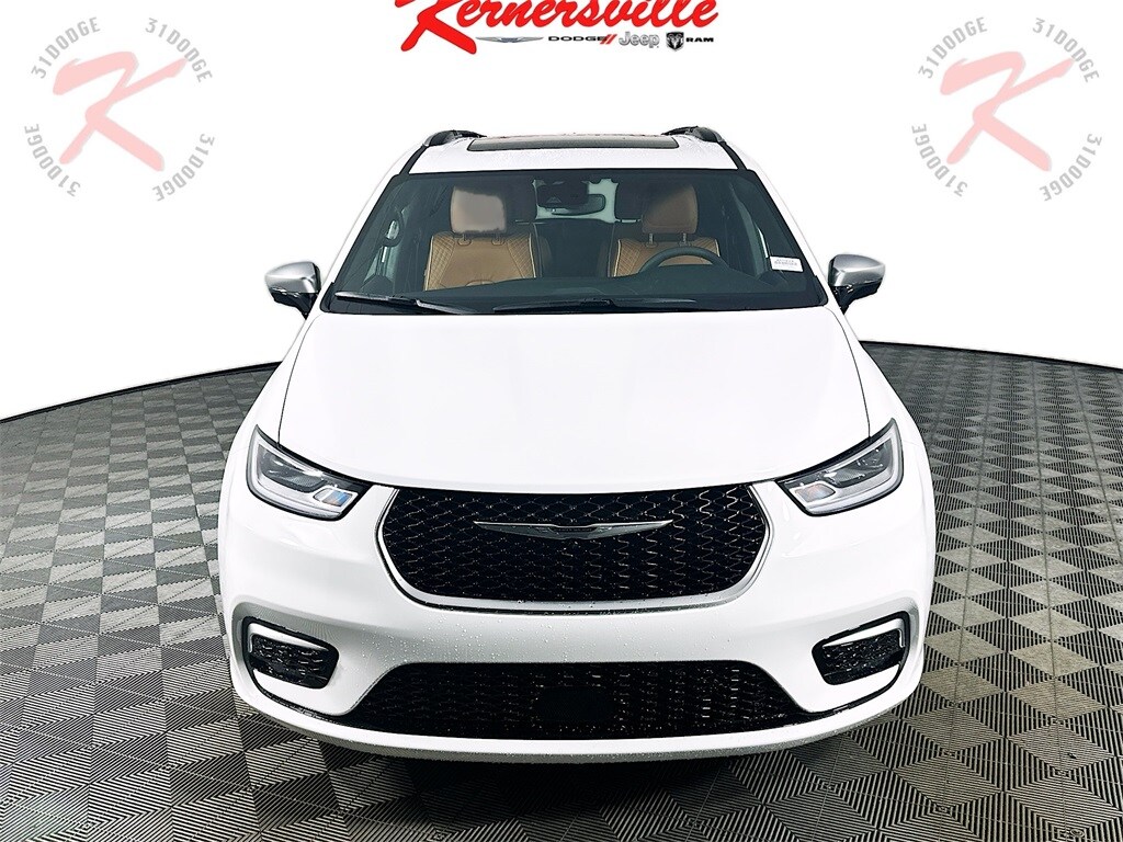 New 2026 Chrysler Pacifica PINNACLE Passenger Van