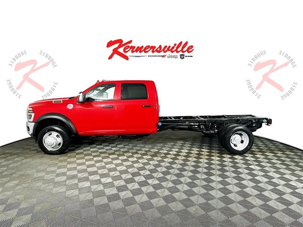 New 2026 Ram 5500 Chassis Cab TRADESMAN CREW 4X4 84' CA Pickup
