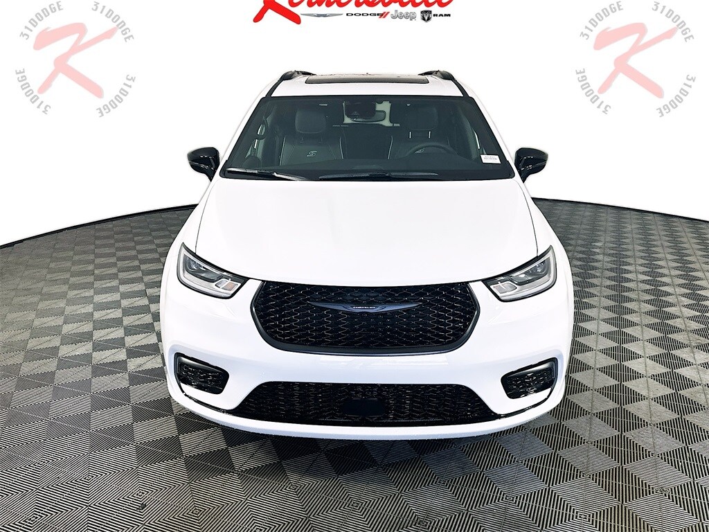 New 2026 Chrysler Pacifica LIMITED Passenger Van