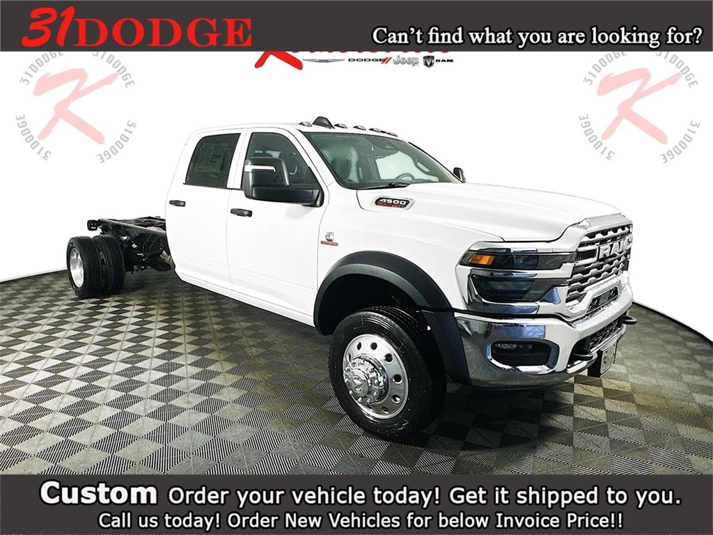 New 2026 Ram 4500 Chassis Cab TRADESMAN CREW 4X4 84' CA Pickup