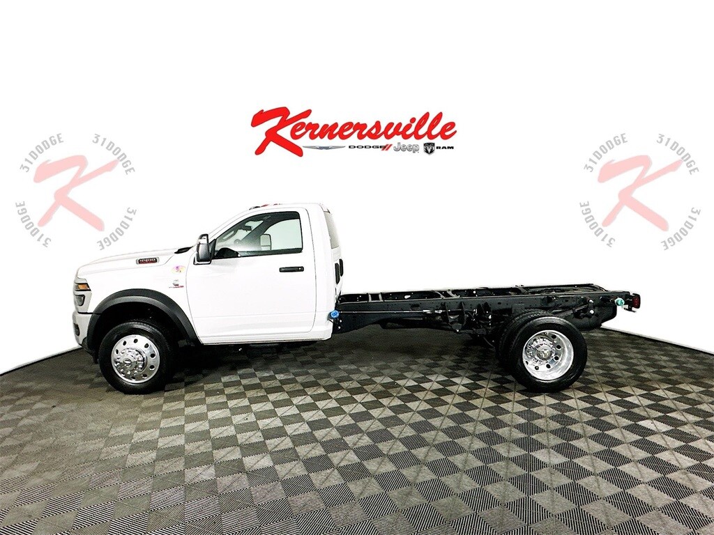New 2026 Ram 5500 Chassis Cab TRADESMAN REGULAR 4X2 84' CA Pickup