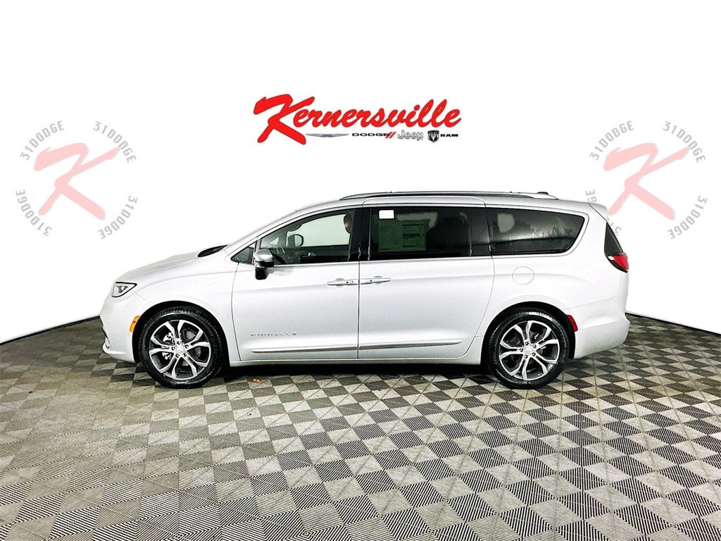 New 2026 Chrysler Pacifica PINNACLE Passenger Van