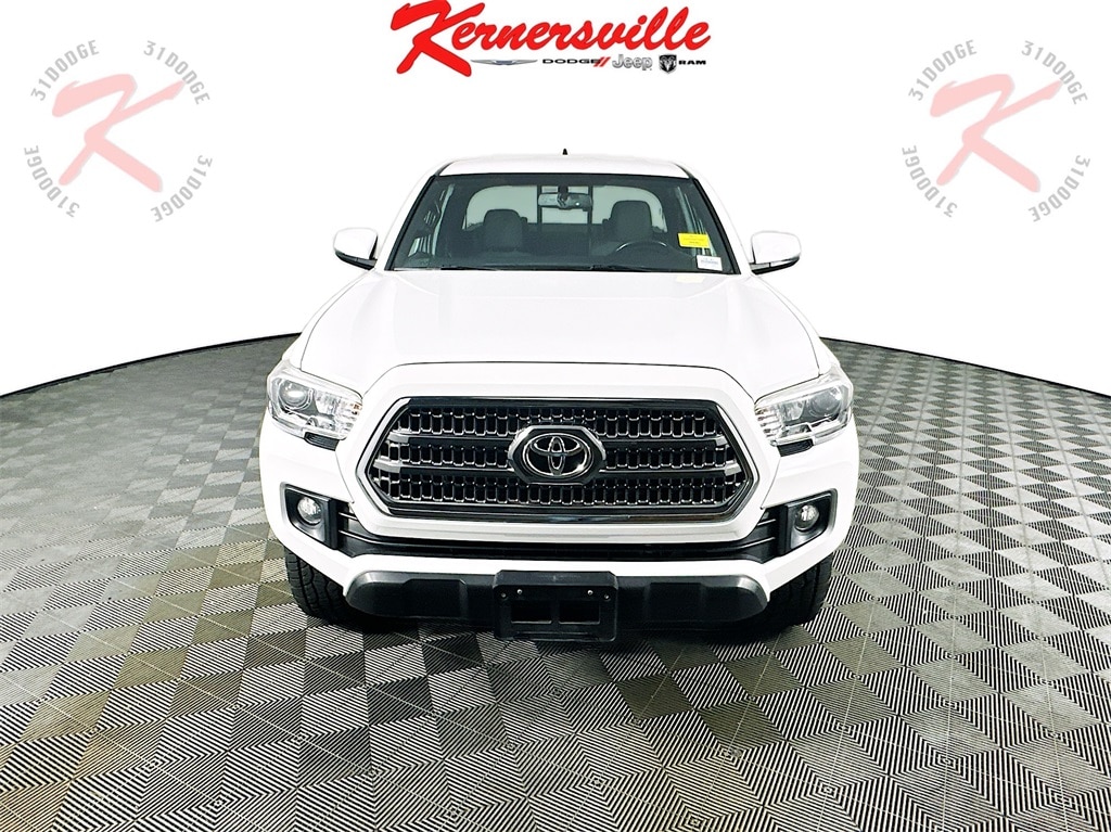 Used 2017 Toyota Tacoma TRD Off Road with VIN 5TFSZ5ANXHX119036 for sale in Kernersville, NC