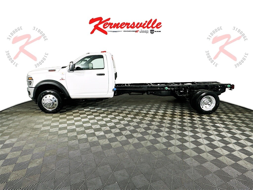 New 2026 Ram 5500 Chassis Cab TRADESMAN REGULAR 4X4 120' CA Pickup