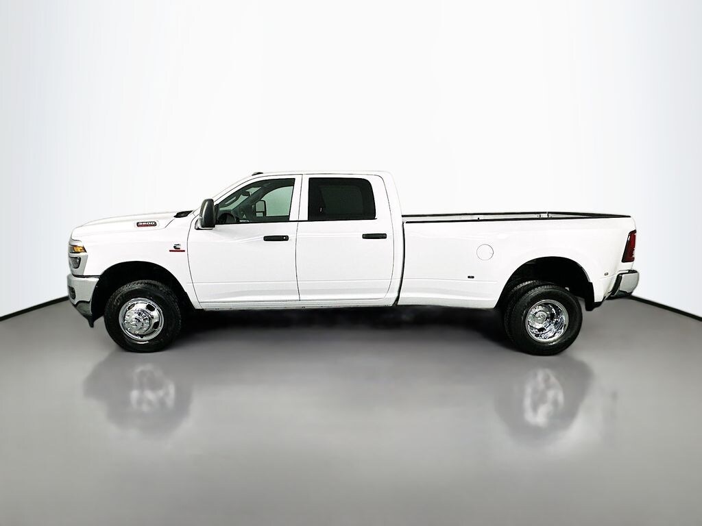 New 2026 Ram 3500 TRADESMAN CREW CAB 4X4 8' BOX Pickup