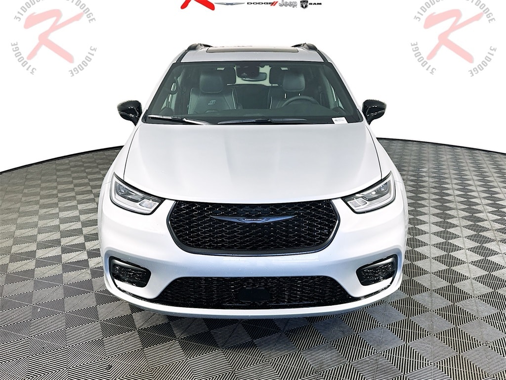 New 2026 Chrysler Pacifica LIMITED Passenger Van