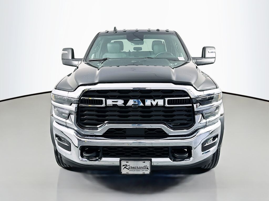 New 2026 Ram 5500 Chassis Cab TRADESMAN CREW 4X4 84' CA Pickup