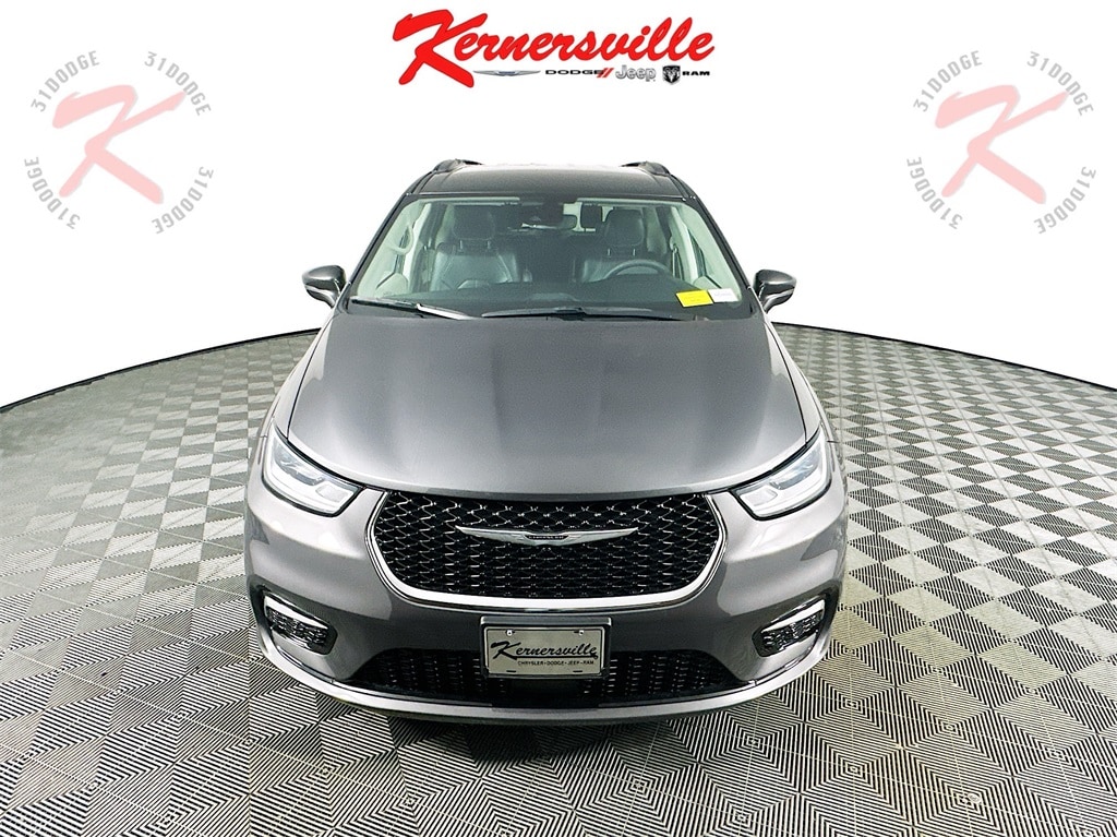 Used 2022 Chrysler Pacifica Touring L with VIN 2C4RC1BG7NR136167 for sale in Kernersville, NC