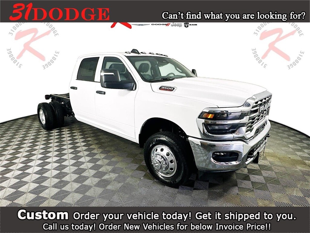 New 2025 Ram 3500 Chassis Cab 3500 TRADESMAN CREW CAB CHASSIS 4X4 60' CA Pickup