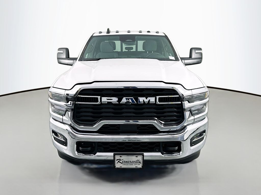 New 2026 Ram 3500 TRADESMAN CREW CAB 4X4 8' BOX Pickup