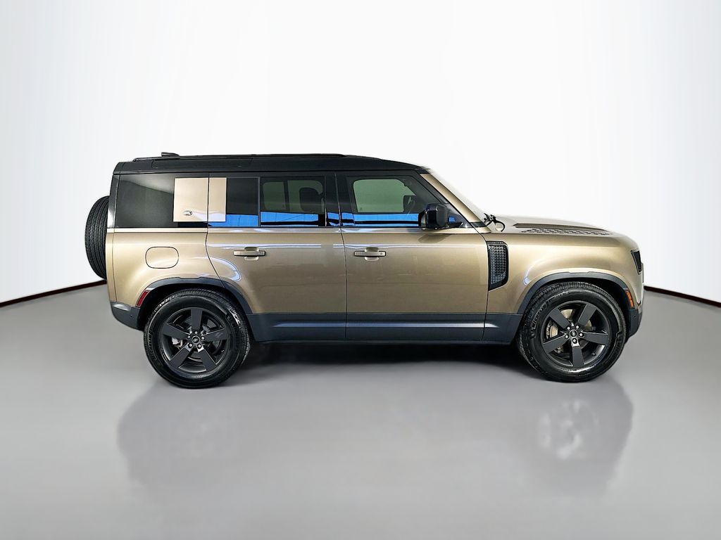 Land RoverDefender 1108
