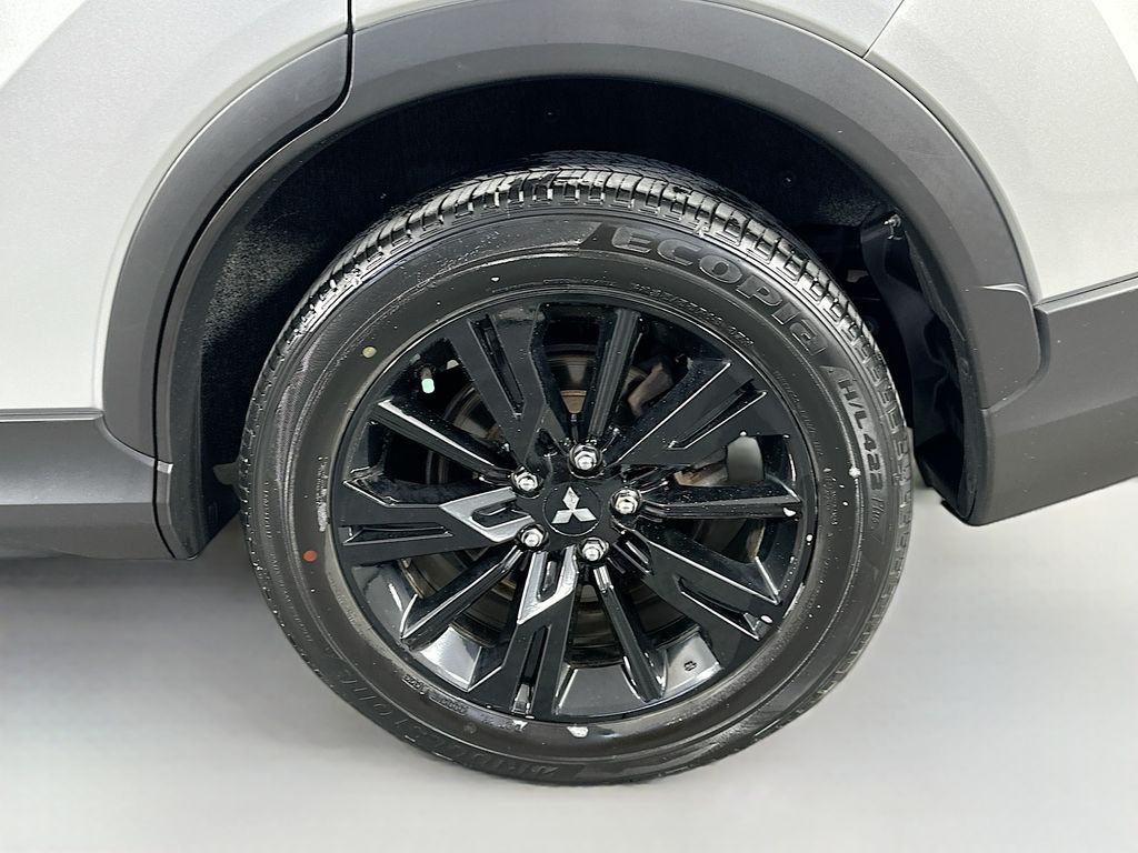 MitsubishiEclipse Cross33