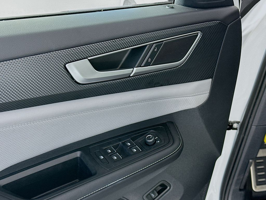 VolkswagenAtlas Cross Sport24