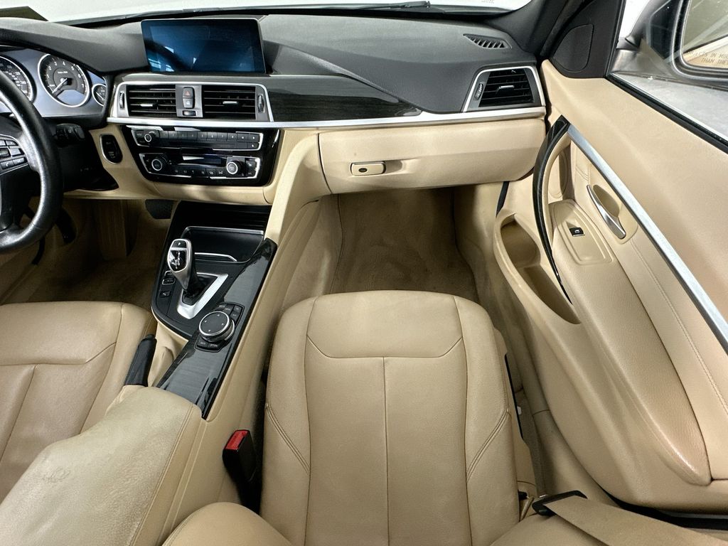 BMW3 Series11