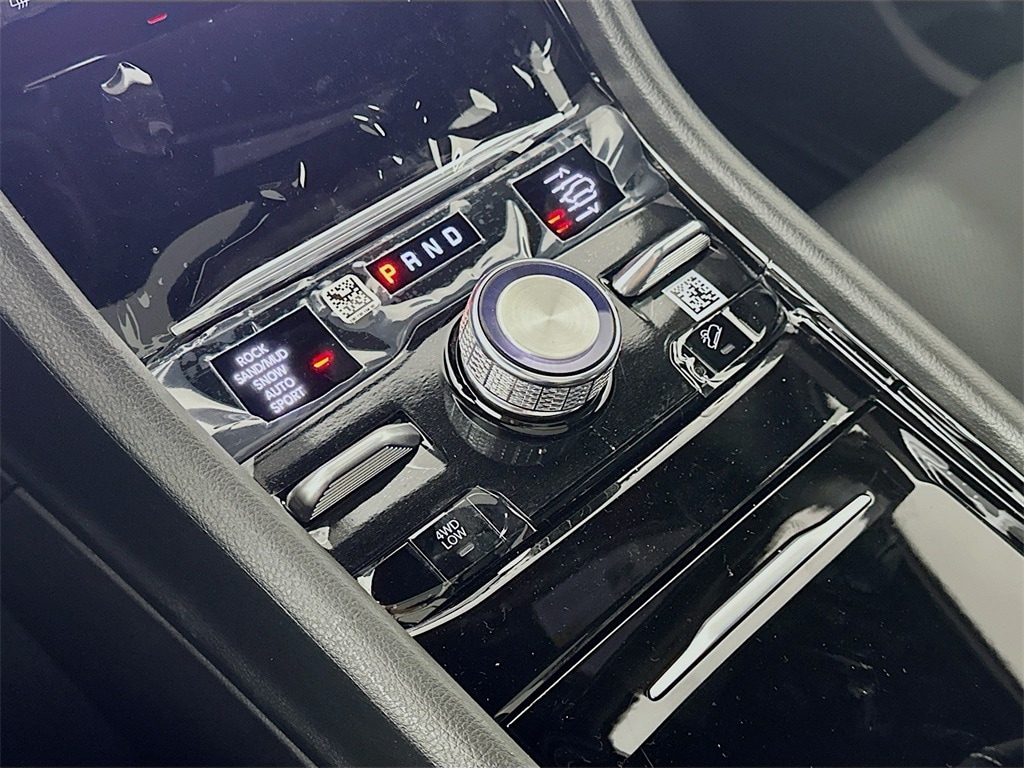 JeepGrand Cherokee12