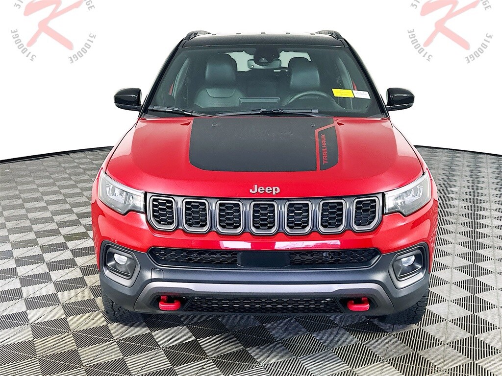 2024 Jeep Compass Trailhawk photo 2