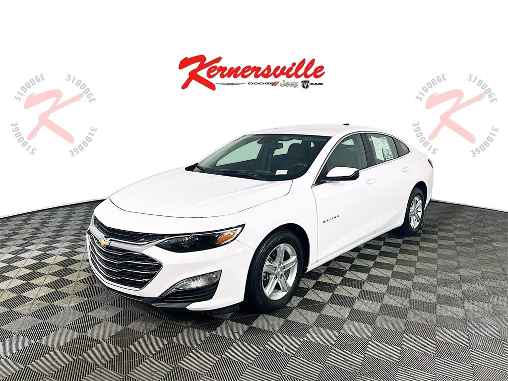 2024 Chevrolet Malibu LS photo 2